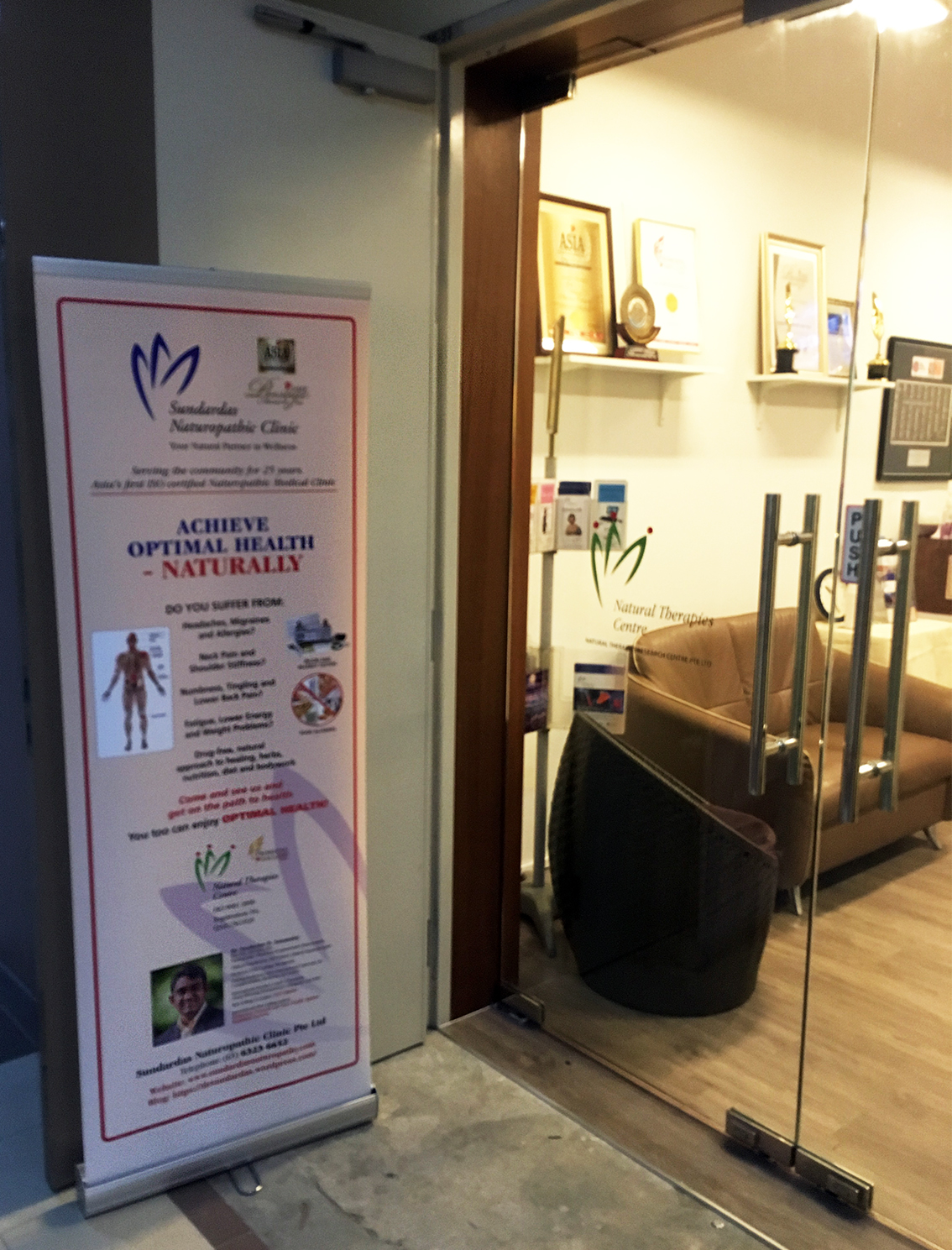 Sundardas Naturopathic Clinic reception at Midview City